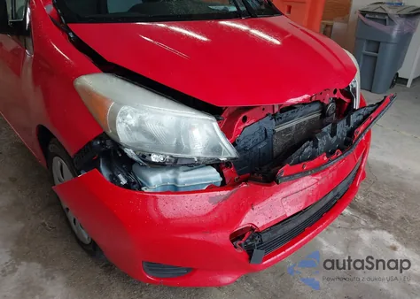 2013 Toyota Yaris Le z USA, uszkodzony, nr VIN JTDKTUD38DD561962